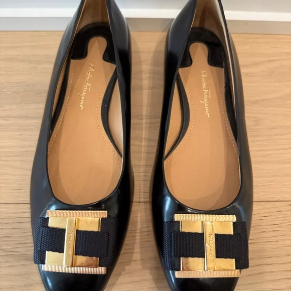 Salvatore Ferragamo - NEW Black Leather w/Gold Hardware Square Toe Flats, Size 8
